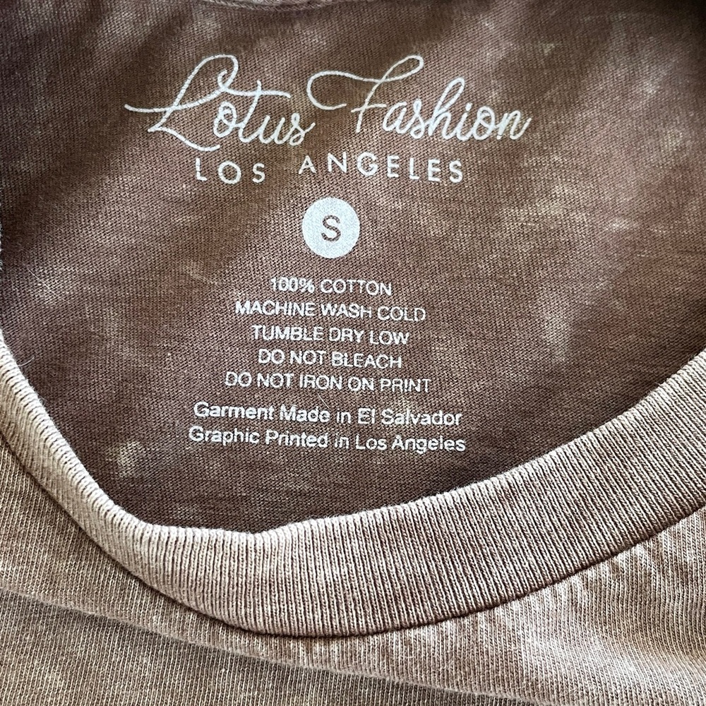 Lotus Fashion LA | Brown Graphic Tee with Butterfly Design | Size Small - Picture 3 of 8